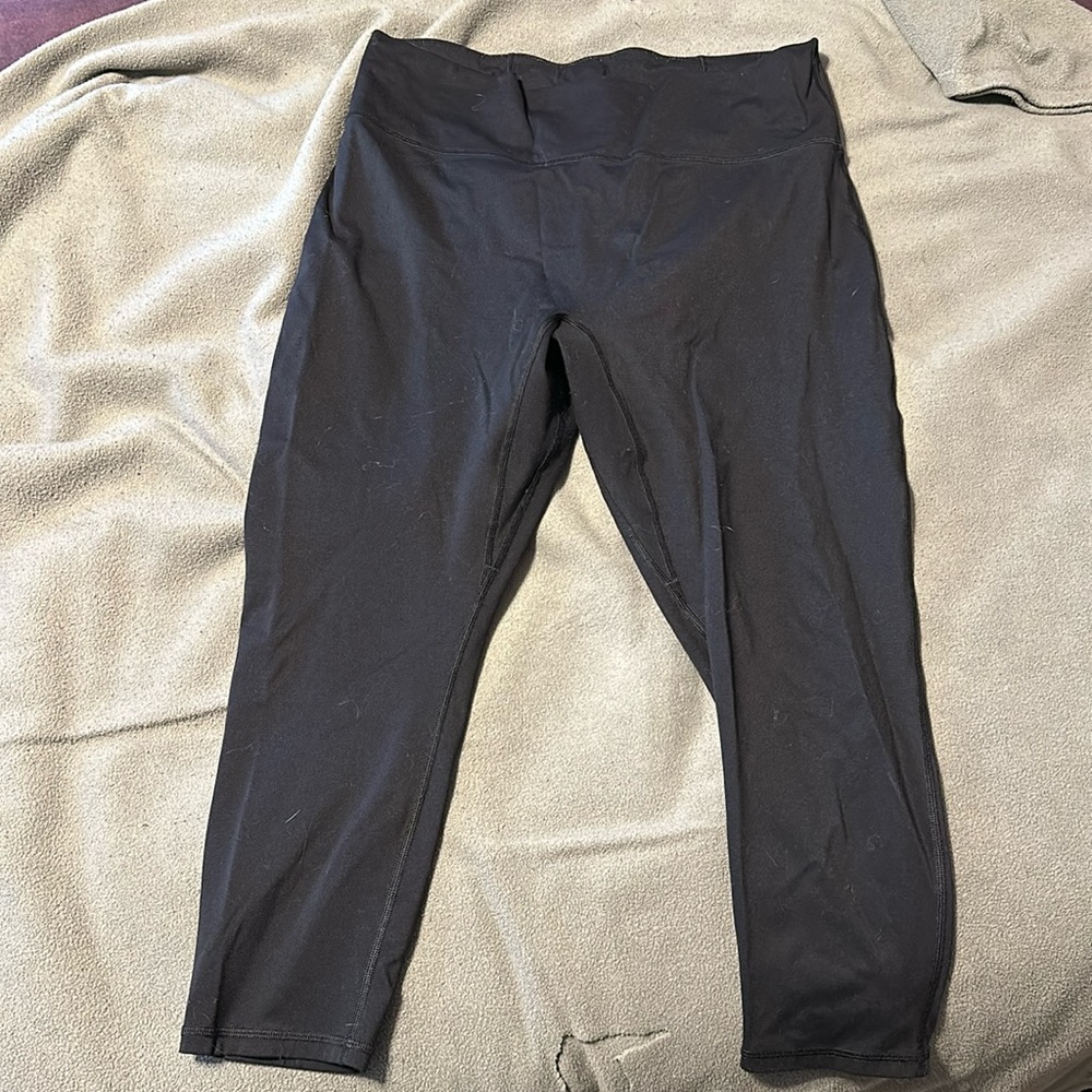 Fabletics black Capri